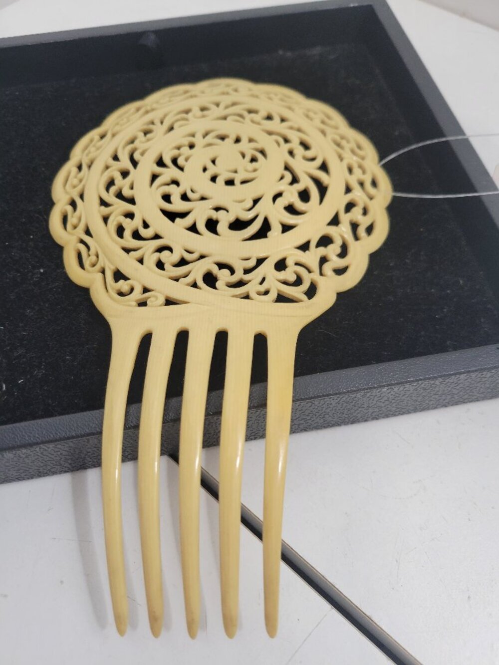 Large Spanish Hair Comb Peineta in French Ivory